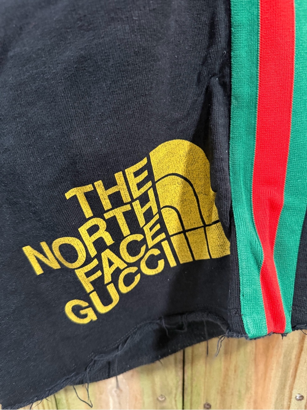 Gucci north face shorts - Picture 2 of 6